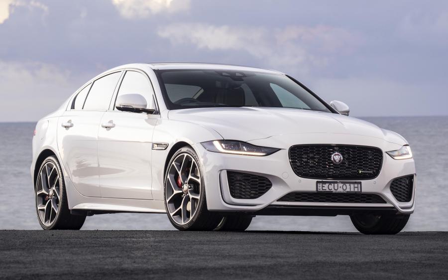 Jaguar XE P300 R-Dynamic (AU) '2019